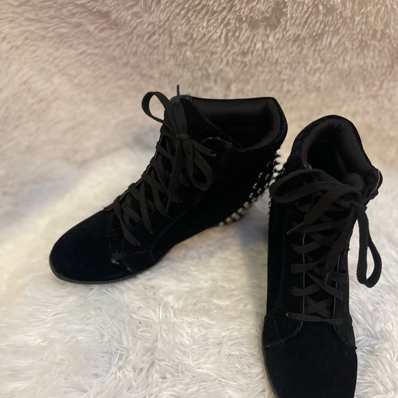 Comfortable wedge booties! - Picture 7 of 7